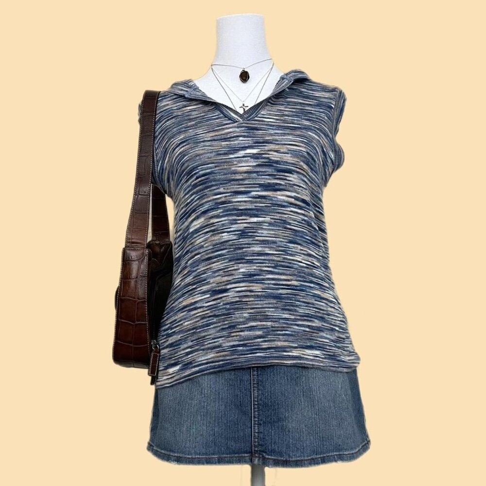 blue and beige knit y2k sleeveless hooded top